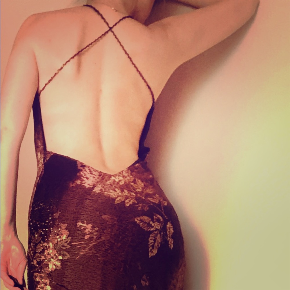 Evening gown, worn twice. Detailed beads, quality
